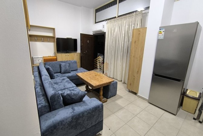 Tirane, jepet me qera apartament 1+1 Kati 1, 60 m² 400 € (Rruga 5 Maji)