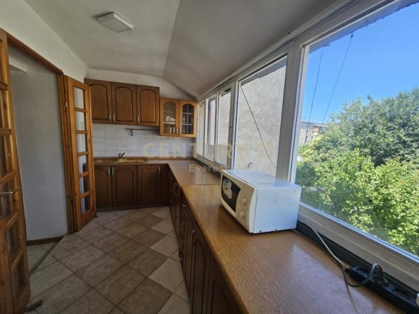 Tirane, shitet apartament 2+1+Ballkon Kati 2, 68 m² 130.000 € (RRUGA ALI VISHA)