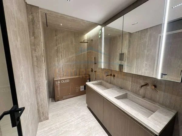 Tirane, shitet apartament 2+1+Ballkon Kati 6, 211 m² 1.290.000 € (Rruga e Elbasanit)