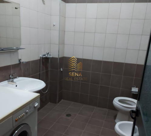 Tirane, jepet me qera Vile 1+1 Kati 1, 60 m² 460 € (Rruga Artan Lenja)