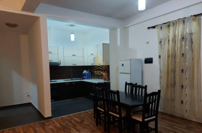 Tirane, jepet me qera Vile 1+1 Kati 1, 60 m² 460 € (Rruga Artan Lenja)