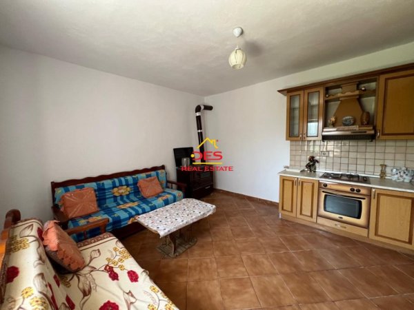 Vlore, shitet shtepi 2+1+Ballkon Kati 0, 94 m² 65.000 € (Kotë)