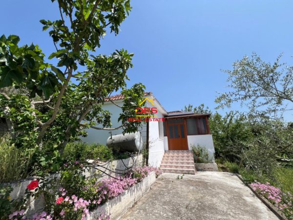 Vlore, shitet shtepi 2+1+Ballkon Kati 0, 94 m² 65.000 € (Kotë)