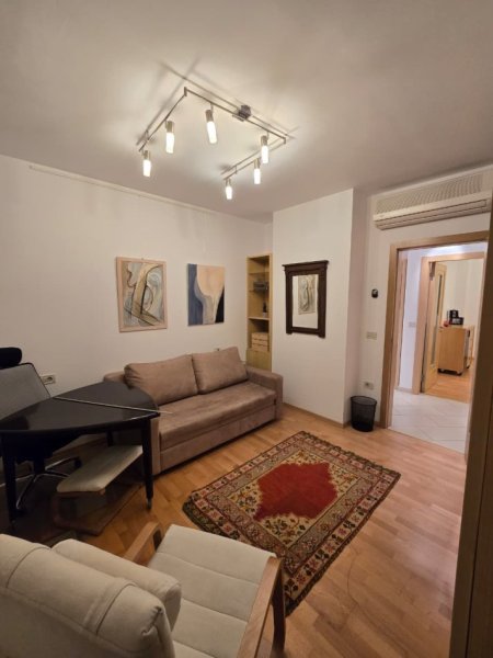Tirane, jepet me qera zyre , 105 m² 1.100 € 