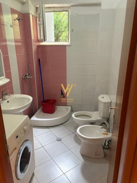 Tirane, jepet me qera apartament 1+1+Ballkon Kati 2, 60 m² 400 € (LIQENI I THATE)