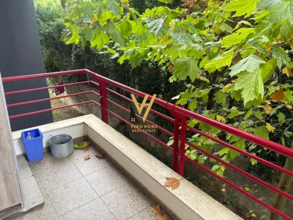 Tirane, jepet me qera apartament 1+1+Ballkon Kati 2, 60 m² 400 € (LIQENI I THATE)