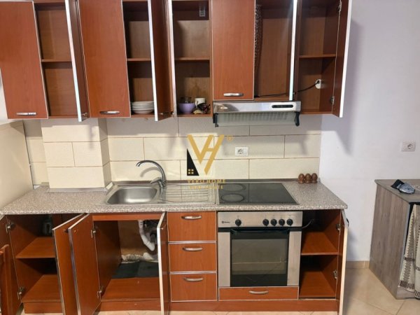 Tirane, jepet me qera apartament 1+1+Ballkon Kati 2, 60 m² 400 € (LIQENI I THATE)