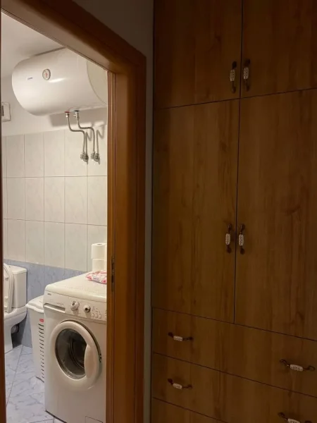 Tirane, jepet me qera apartament 1+1+Ballkon Kati 2, 50 m² 480 € (perballe Delijorgjit)