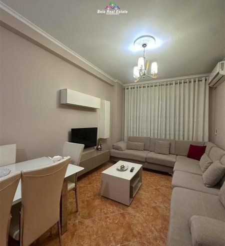 Tirane, jepet me qera apartament 2+1+Ballkon Kati 3, 90 m² 800 € (prane Kadastres)