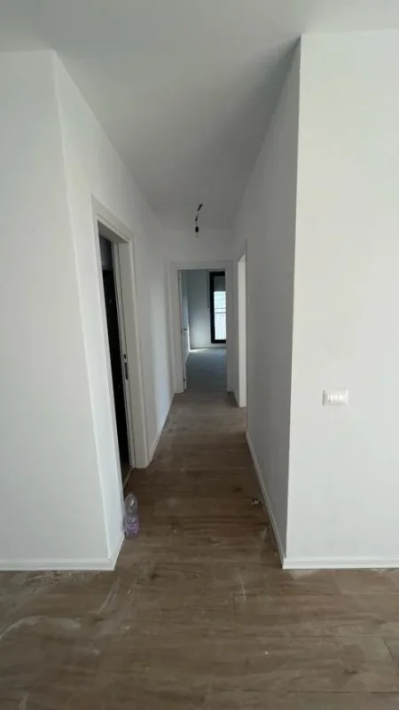 Tirane, jepet me qera apartament 1+1 Kati 2, 450 € 
