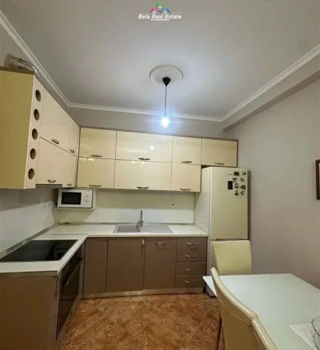 Tirane, jepet me qera apartament 2+1+Ballkon Kati 3, 90 m² 800 € (prane Kadastres)