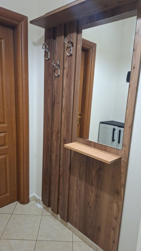 Tirane, jepet me qera apartament 1+1+Ballkon Kati 3, 71 m² 400 € (Rruga 5 maji)