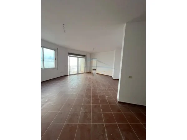 Durres Plazh, shitet apartament 1+1 Kati 7, 106 m² 165.000 € 
