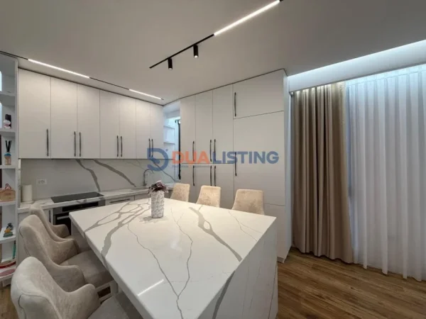 Tirane, jepet me qera apartament 2+1+Ballkon Kati 3, 103 m² 1.000 € (Bulevardi i Ri)