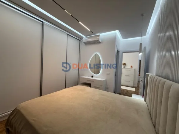 Tirane, jepet me qera apartament 2+1+Ballkon Kati 3, 103 m² 1.000 € (Bulevardi i Ri)