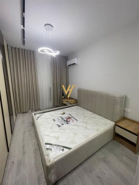 Tirane, jepet me qera apartament 2+1+Ballkon Kati 1, 120 m² 600 € (UNIVERS CITY)