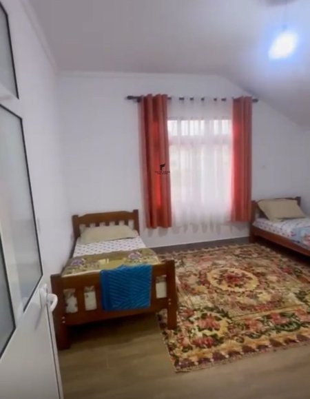 Tirane, jepet me qera apartament 2+1 Kati 3, 70 m² 400 € (ALI DEMI)