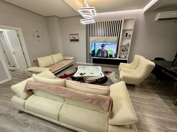 Tirane, shitet apartament 2+1+Aneks+Ballkon Kati 1, 119 m² 218.000 € (Xhon Kenedi)