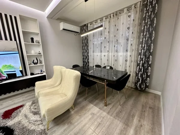 Tirane, shitet apartament 2+1+Aneks+Ballkon Kati 1, 119 m² 218.000 € (Xhon Kenedi)