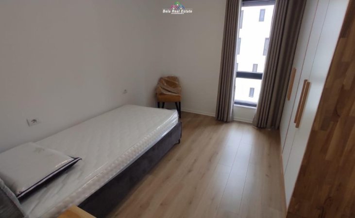 Tirane, jepet me qera apartament 3+1+Ballkon Kati 6, 130 m² 1.000 € (prane Universitetit Europian)