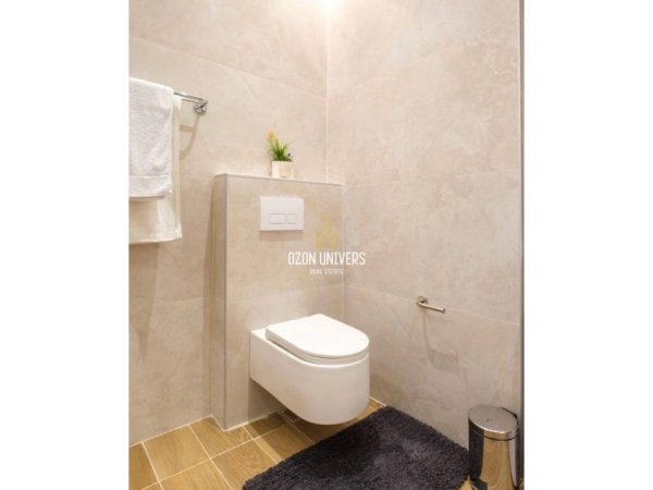 Tirane, jepet me qera apartament 2+1+Ballkon Kati 6, 85 m² 1.000 € (Apartament 2+1 për qira në Bllok!)