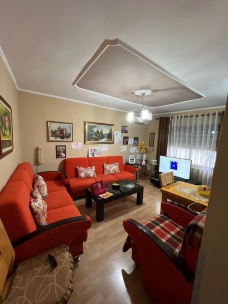 Tirane, shitet apartament 3+1 Kati 5, 135.000 € 