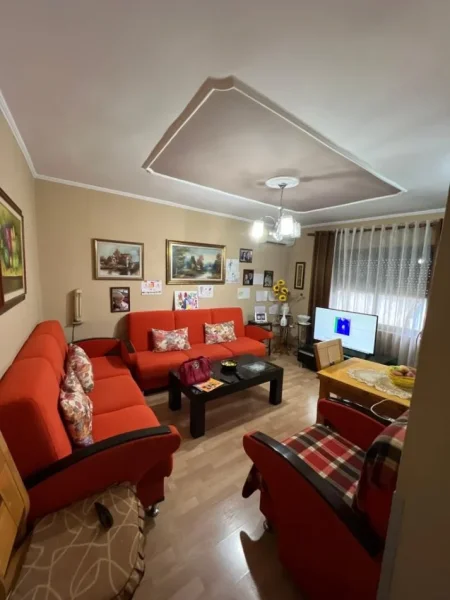 Tirane, shitet apartament 3+1 Kati 5, 135.000 € 