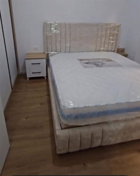 Tirane, jepet me qera apartament 1+1 Kati 7, 50 m² 450 € (Ali Demi)