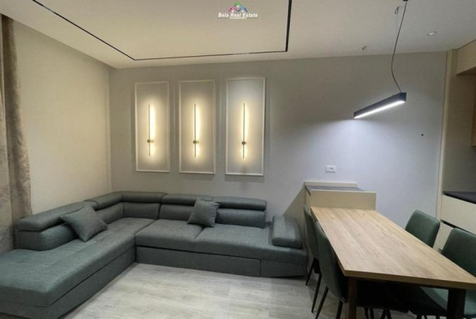 Tirane, jepet me qera apartament 2+1+Ballkon Kati 1, 120 m² 600 € (Tek Univers City)