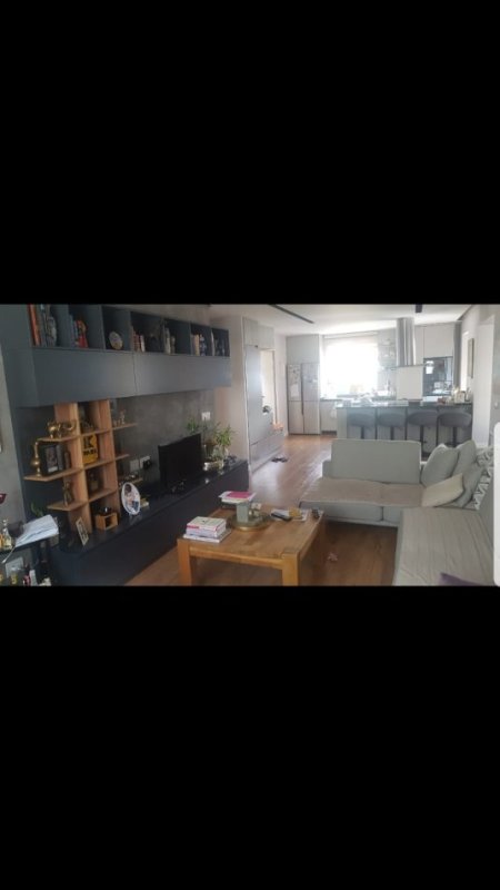 Tirane, jepet me qera apartament 3+1 Kati 4, 850 € 