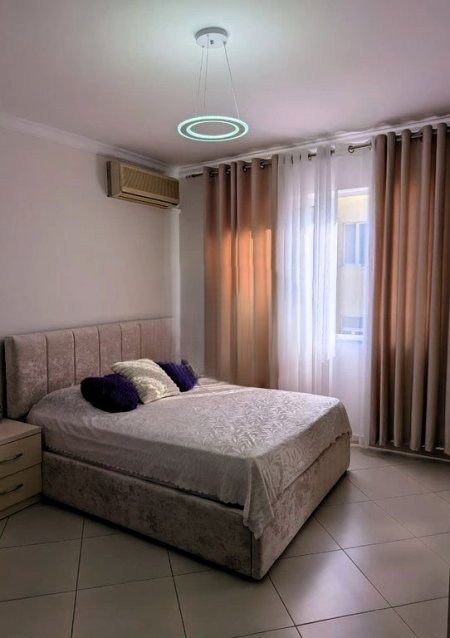 Tirane, jepet me qera apartament 1+1 Kati 4, 40 m² 500 € (PRANE 21-DHJETORIT)