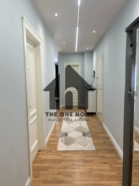 Tirane, jepet me qera apartament 2+1+Ballkon Kati 7, 120 m² 550 € (Astiri)