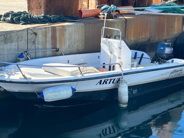 Durres, shes motoskaf , 4.000 €