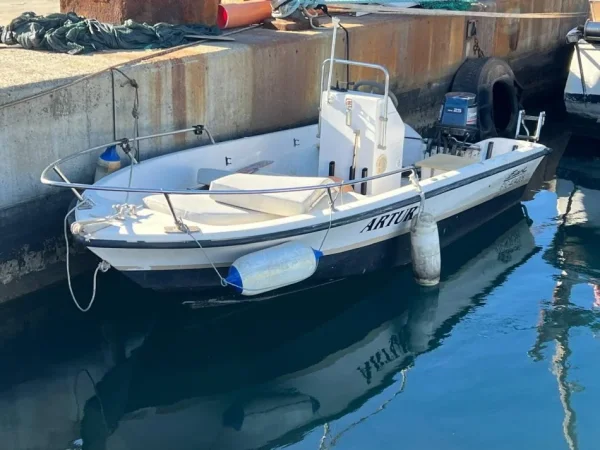 Durres, shes motoskaf , 4.000 €