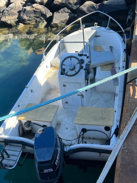 Durres, shes motoskaf , 4.000 €