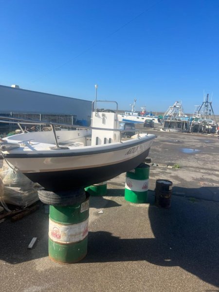 Durres, shes motoskaf , 4.000 €