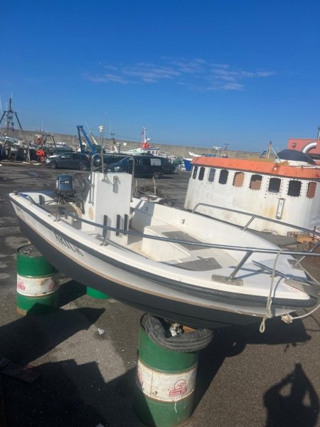 Durres, shes motoskaf , 4.000 €