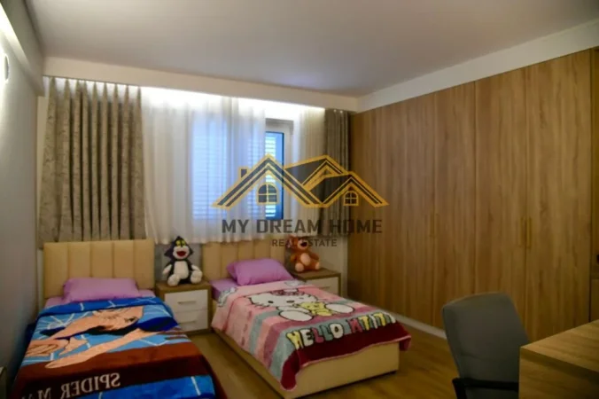 Durres, jepet me qera 2+1 Kati 1, 500 m² 2.000 € 
