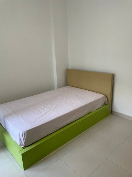 Tirane, jepet me qera apartament 3+1 Kati 6, 600 € (Yzberisht, Kompleksi Demneri)