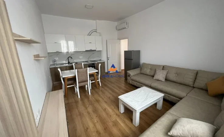 Tirane, jepet me qera apartament 2+1+Ballkon Kati 3, 85 m² 415 € 