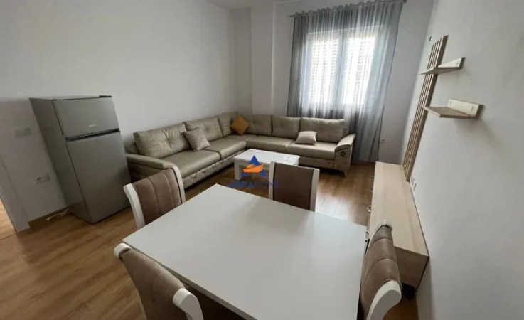 Tirane, jepet me qera apartament 2+1+Ballkon Kati 3, 85 m² 415 € 