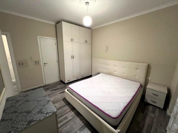 Tirane, jepet me qera apartament 2+1 Kati 2, 85 m² 550 € (Tregu Elektrik,)