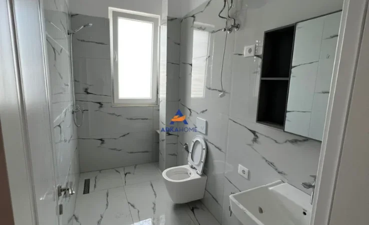 Tirane, jepet me qera apartament 2+1+Ballkon Kati 3, 85 m² 415 € 