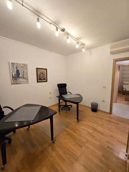Tirane, jepet me qera zyre Kati 12, 105 m² 1.100 € (Qender)