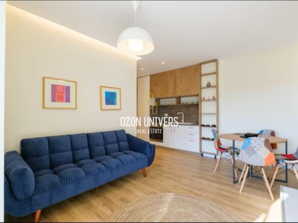 Tirane, jepet me qera apartament 1+1+Ballkon Kati 6, 68 m² 800 € (Bllok, Tiranë)