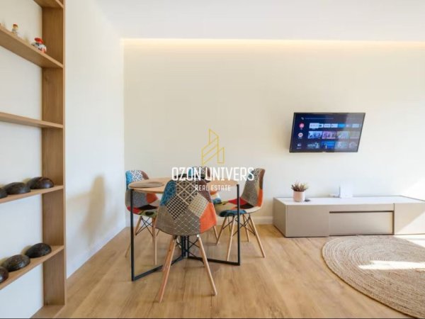 Tirane, jepet me qera apartament 1+1+Ballkon Kati 6, 68 m² 800 € (Bllok, Tiranë)