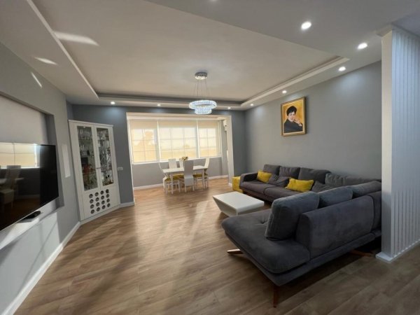 Tirane, shitet apartament 2+1 Kati 9, 145.000 € 