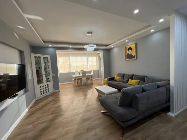 Tirane, shitet apartament 2+1 Kati 9, 145.000 € 