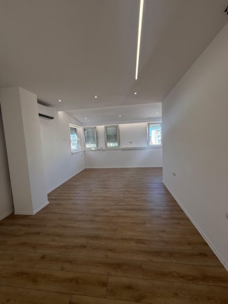 Tirane, shes apartament 1+1 , 70 m² 165.000 € (qender)