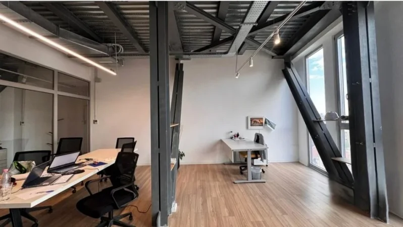 Tirane, jepet me qera zyre Kati 7, 180 m² 3.000 € (Komuna e Parisit)